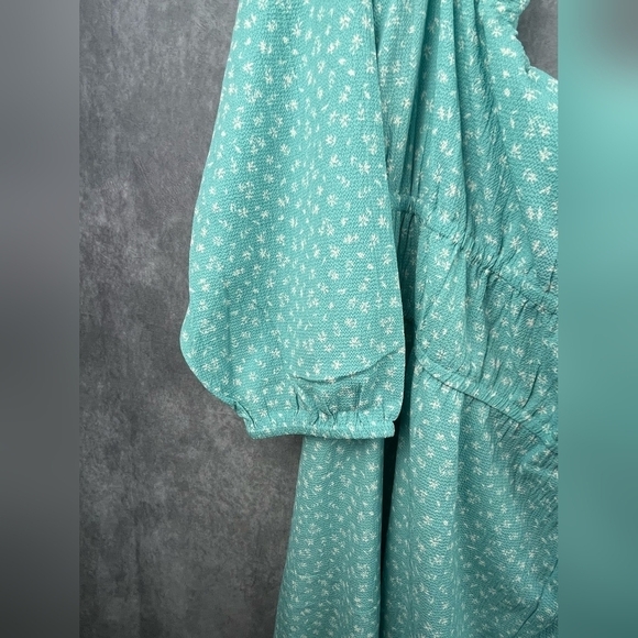 H & M. Divided. Off-the-shoulder Crêped Dress Size 4XL - Picture 5 of 10